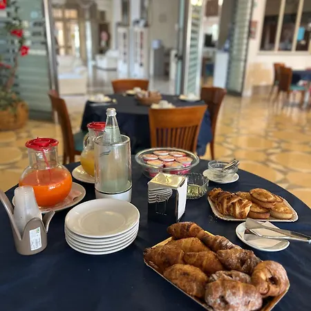 假日公园 Racar 3*